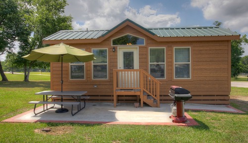 Cabaña, 2 habitaciones (No Pets, Linens Included)