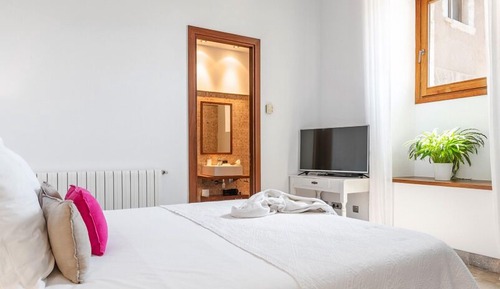 Habitación estándar con 1 cama doble o 2 individuales