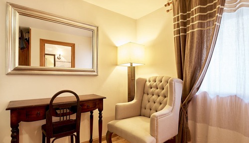 Habitación básica doble, balcón (Exterior)