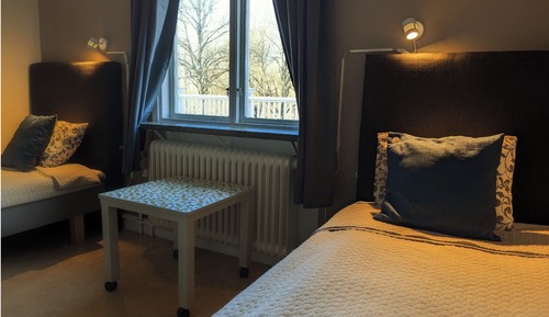 Habitación económica con 1 cama doble o 2 individuales, baño compartido