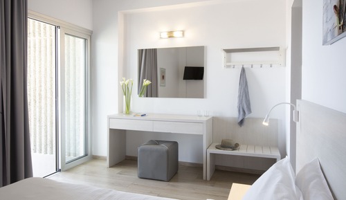 Habitación con 1 cama doble o 2 individuales, vistas al mar