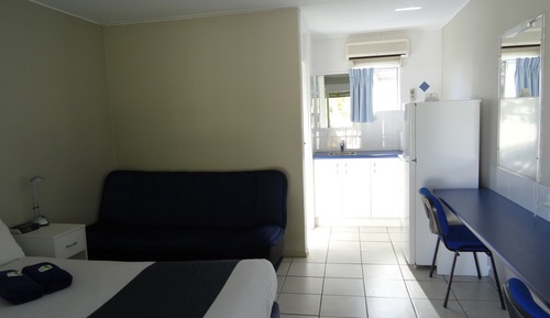 Habitación (Motel Room)