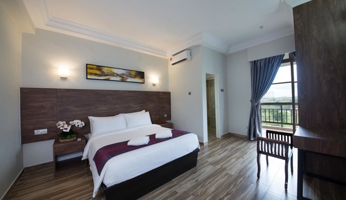 One Bedroom Deluxe Apartment