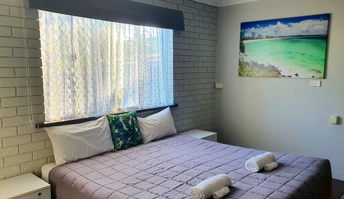 Standard Room (1x King bed)