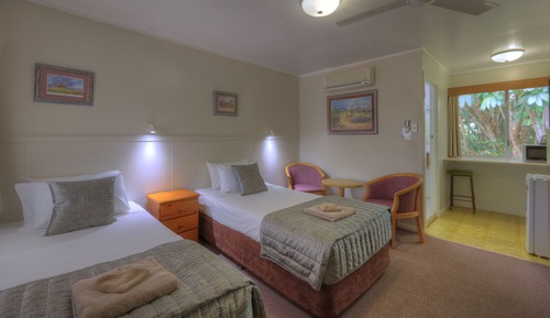 Estudio estándar (Standard Twin Room)
