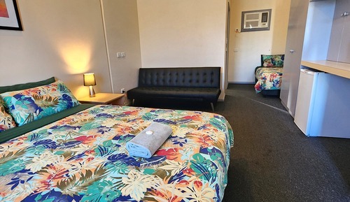 Habitación estándar con 1 cama doble o 2 individuales, no fumadores (Twin)