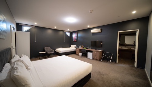 Habitación estándar con 1 cama doble o 2 individuales