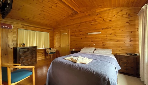 Estudio, bañera de hidromasaje, vistas a la montaña
