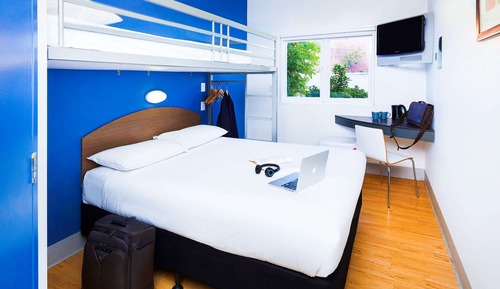 Habitación estándar (Queen Bed and Single Bunk Bed)