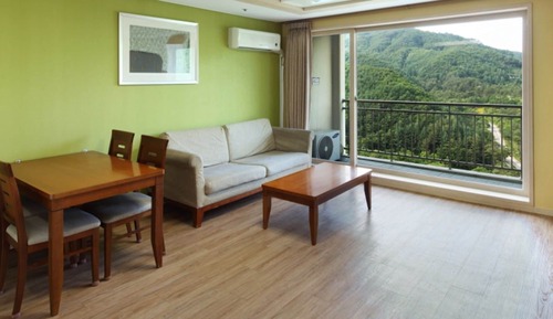 Suite (Bed Type)