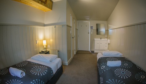Habitación básica, baño privado