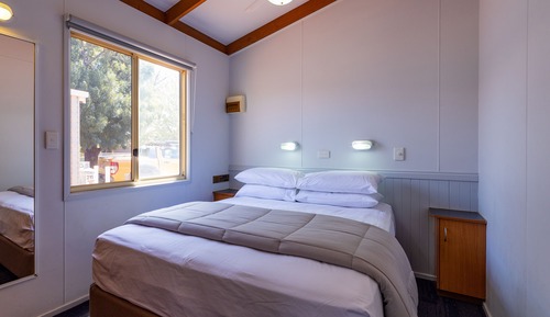 2 Bedroom Cabin 6 Pax