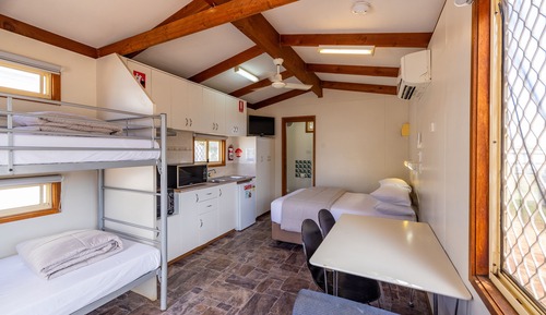 Estudio estándar, no fumadores, cocina básica