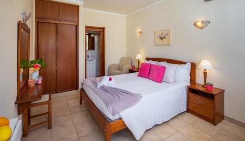 Estudio estándar, balcón, planta baja