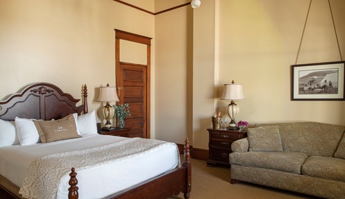 Suite (Charbonneau)