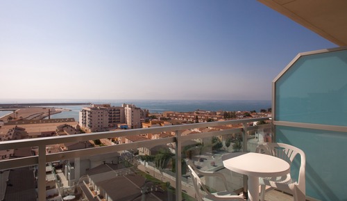 Suite junior, terraza (2 Adults and 1 child)