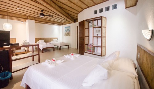 Habitación cuádruple Deluxe, 1 habitación, balcón (Family)