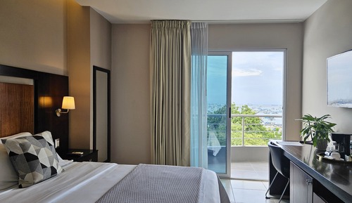 King Room Balcony and Harbour View