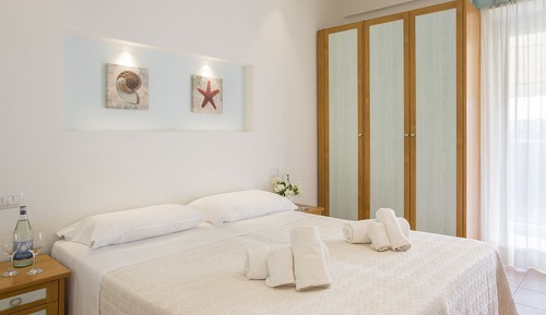 Habitación cuádruple, balcón