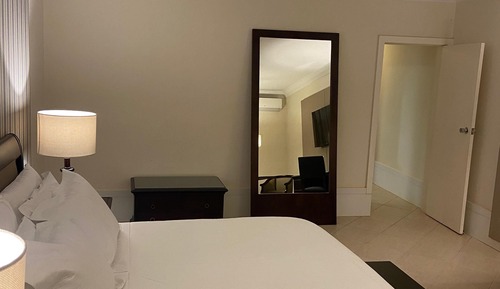 Suite Junior Cama King