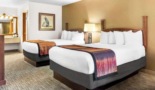 Habitación estándar, 2 camas de matrimonio, frigorífico y microondas (Walk-in Shower)