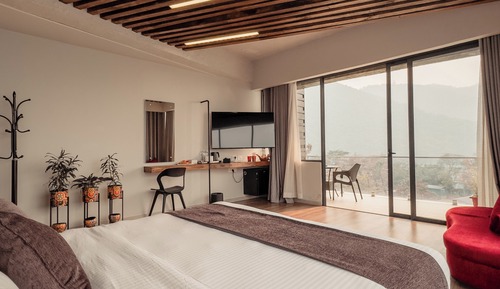Suite de lujo, 1 cama de matrimonio grande, balcón, vistas al lago