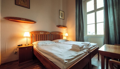 Habitación estándar con 1 cama doble o 2 individuales