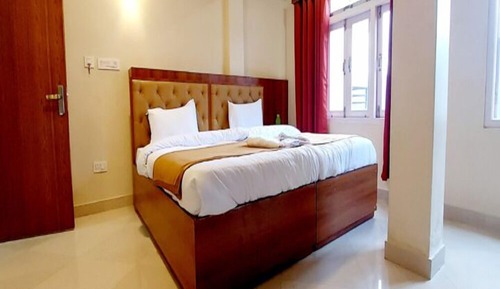 Habitación clásica doble, 1 cama de matrimonio grande, baño privado, vistas a la montaña