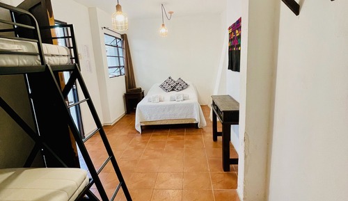 Habitación familiar, baño compartido (ELA 4)