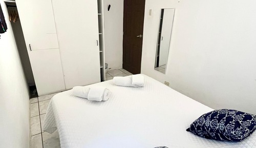 Habitación básica, 1 cama doble, baño compartido (ELA 3)