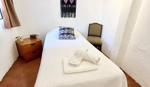 Habitación básica, 1 cama individual, baño compartido (ELA 5)