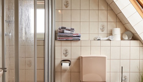 Habitación básica con 1 cama doble o 2 individuales