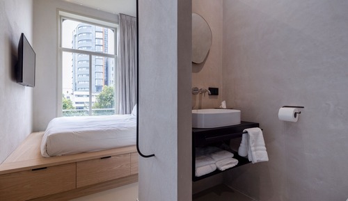 Petite Room