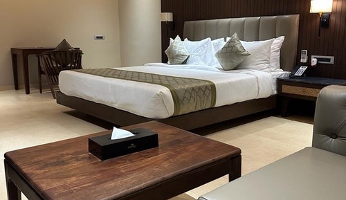 Aravali Pool View Rooms With Bathtub
