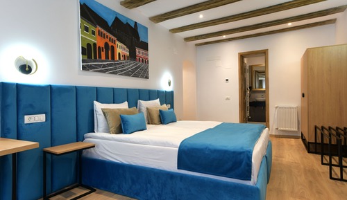 Habitación superior con 1 cama doble o 2 individuales
