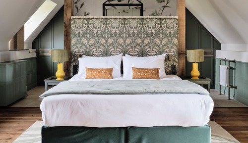 Suite clásica, 1 cama de matrimonio grande, No se admiten mascotas, vistas al jardín