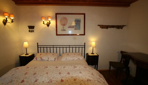 Habitación Confort doble, vistas a la montaña (bathroom in front of the room)