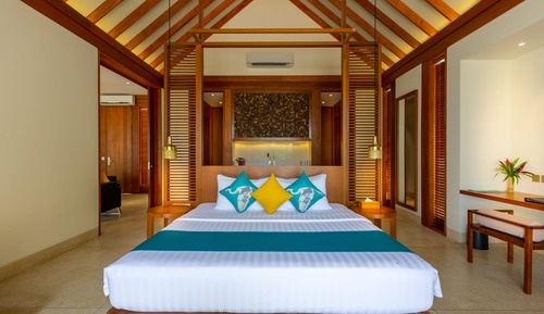 Two Bedrooms Beach Residence with Pool -15% Discount on Return Seaplane Transfer until 23rd December