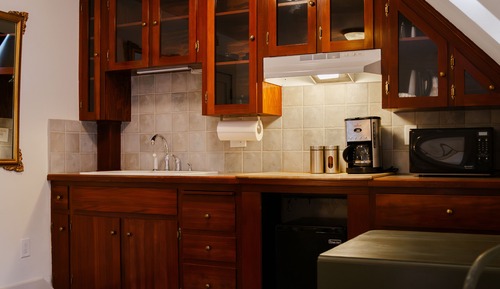 Habitación Business, cocina básica