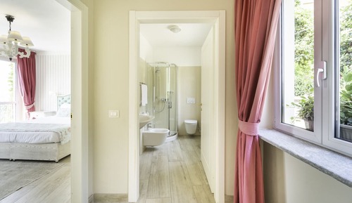 Suite, 1 cama de matrimonio grande, balcón, vistas a la colina