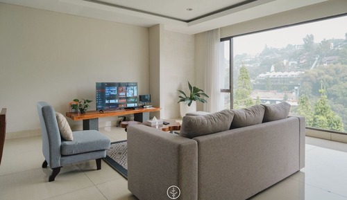 Villa ejecutiva, 5 habitaciones, vistas a la colina