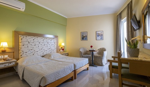 Habitación estándar, vistas parciales al mar