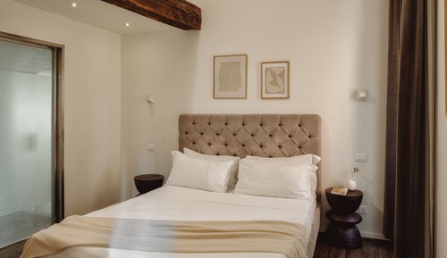 Apartamento de lujo, 2 habitaciones, baño privado, vistas a la ciudad (Giulia)