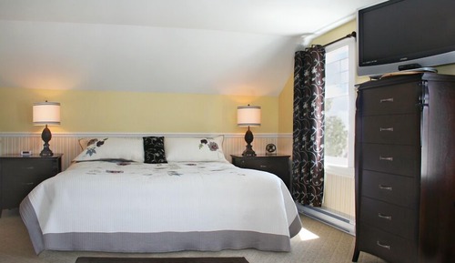 Habitación junior doble, 1 cama de matrimonio grande con sofá cama, en edificio anexo