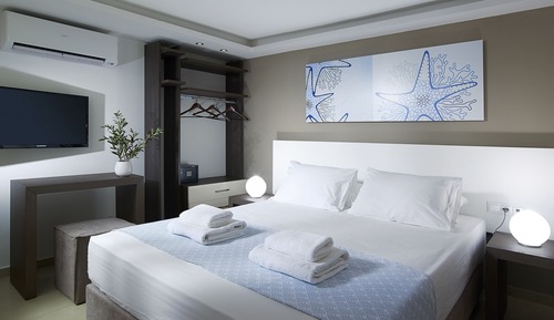 Apartamento, 1 habitación, vistas parciales al mar