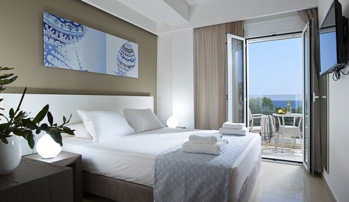 Apartamento, 2 habitaciones, vistas parciales al mar