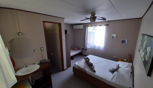 Habitación triple estándar, varias camas, baño privado