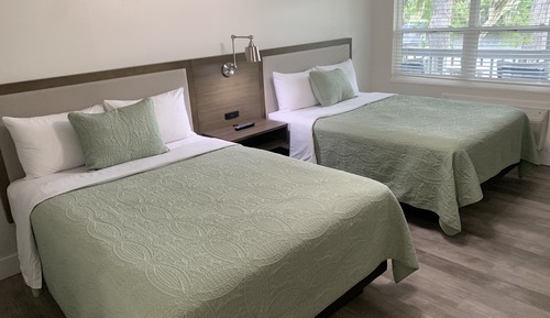 Habitación clásica, 2 camas de matrimonio, vistas al río