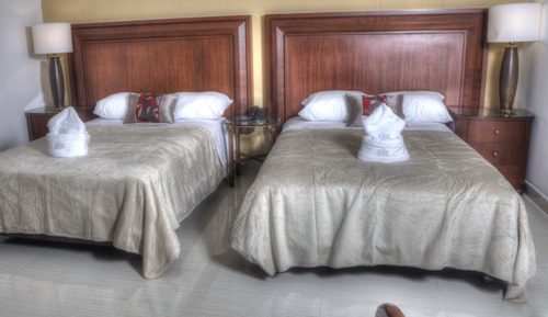 Habitación estándar con 2 camas individuales, 2 camas dobles