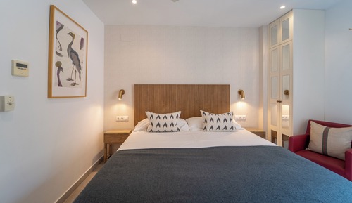 Habitación estándar doble, 1 cama de matrimonio grande, balcón (I)